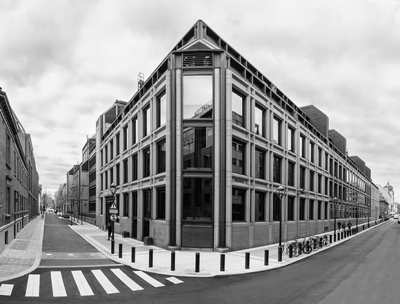 Utvendig fasade av kontorbygget til Finanstilsynet.